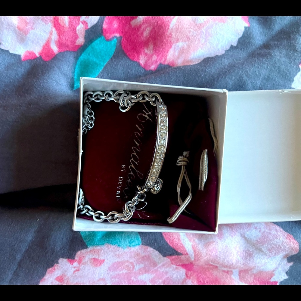 New Annaleece 22k Gold plated Swarvoski bracelet